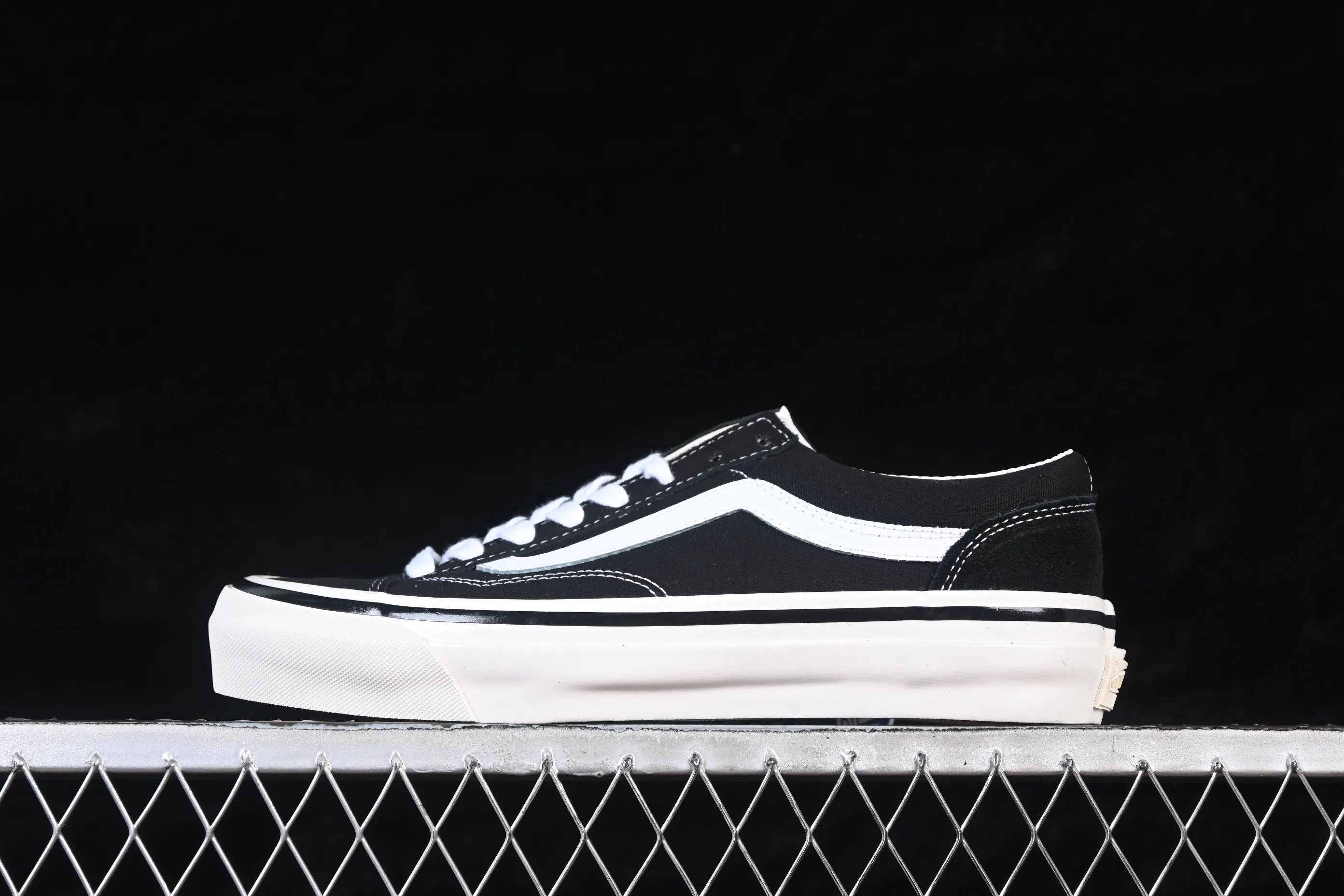 All categories Vans Vans series Vans Low Vans low-top Vans Old Skool high-end branch low-top casual sneakers VN0000E8VBPT